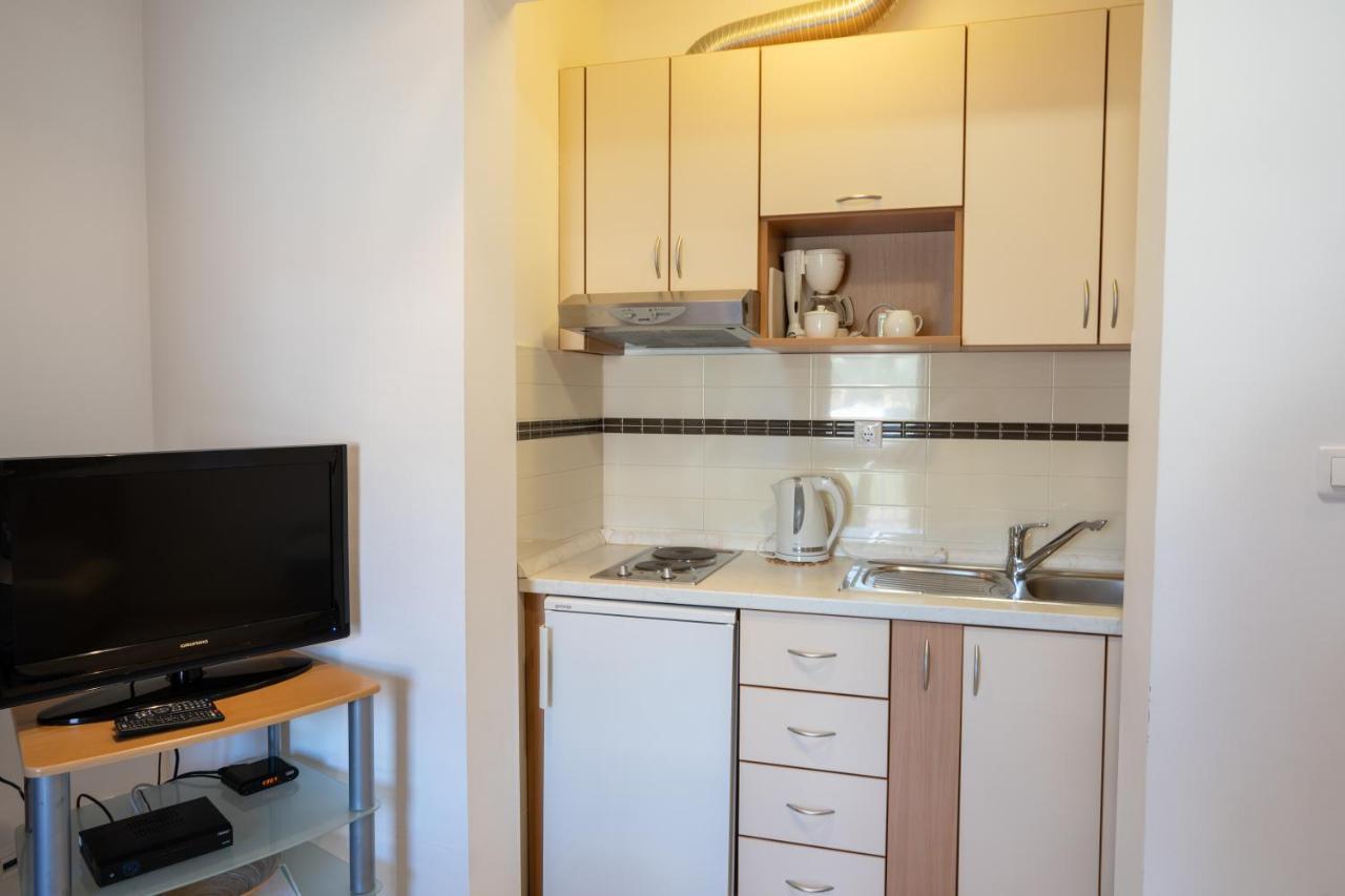Apartments Liza ツァヴタット エクステリア 写真