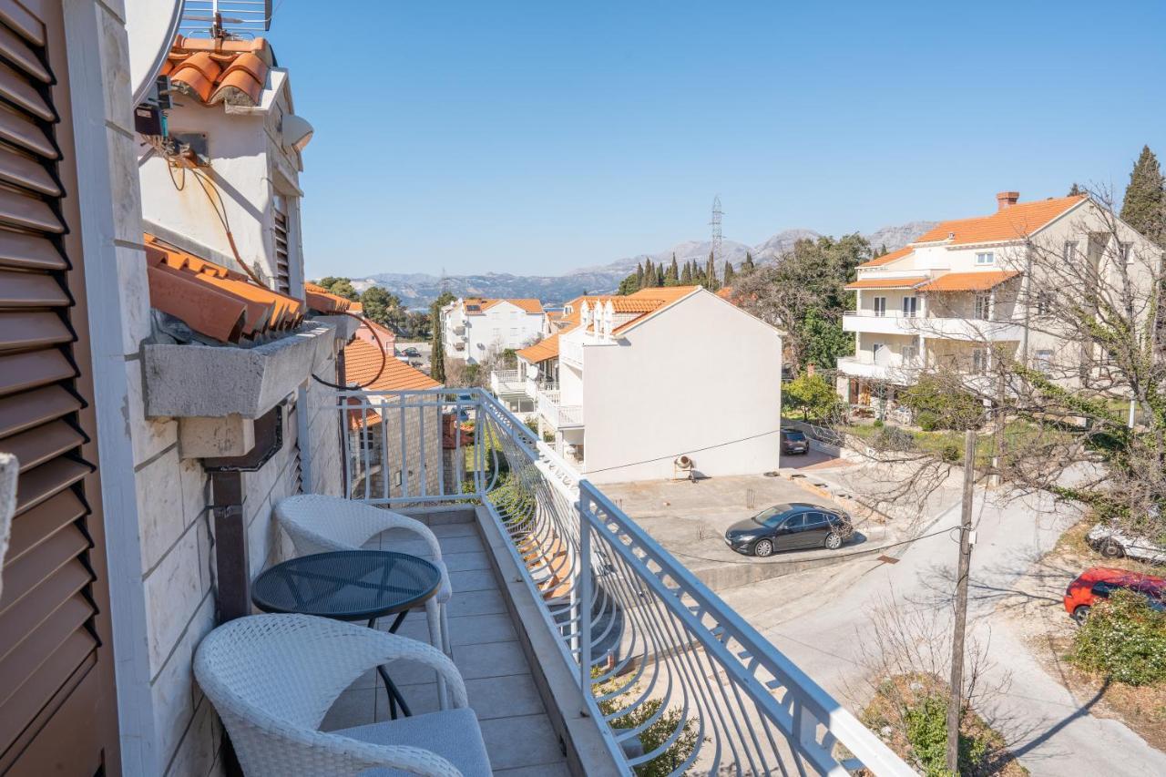Apartments Liza ツァヴタット エクステリア 写真