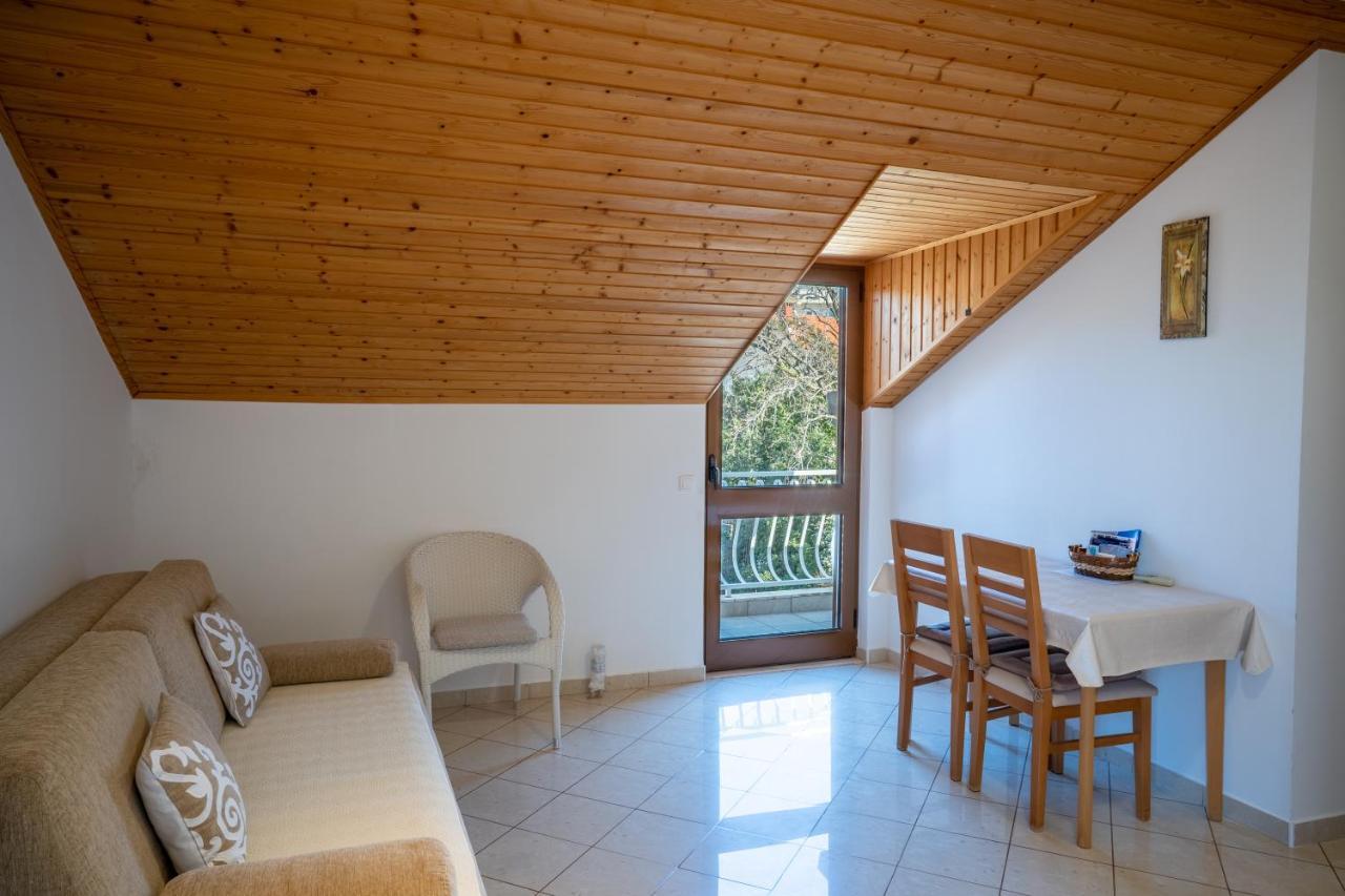 Apartments Liza ツァヴタット エクステリア 写真