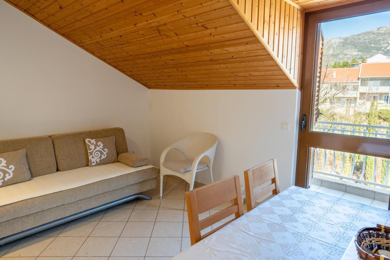 Apartments Liza ツァヴタット エクステリア 写真