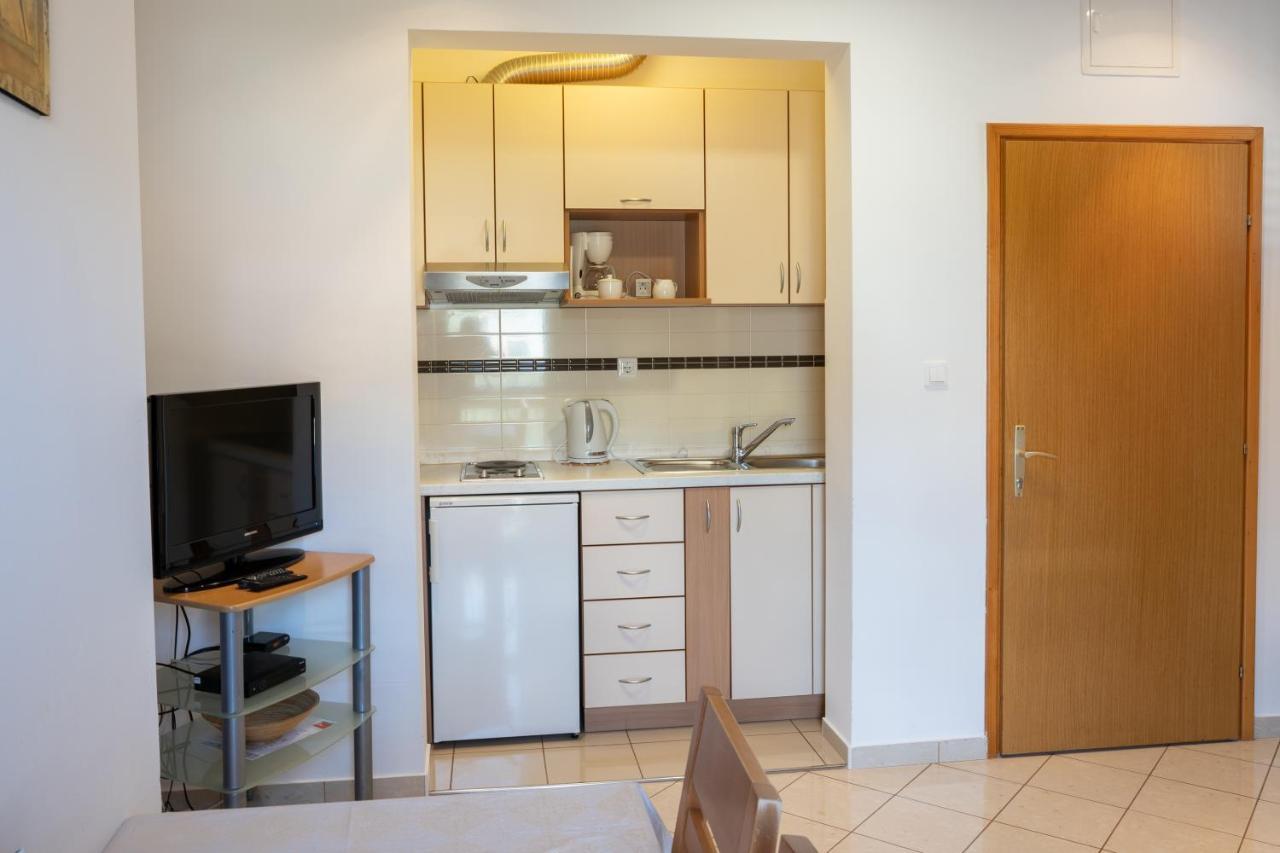 Apartments Liza ツァヴタット エクステリア 写真