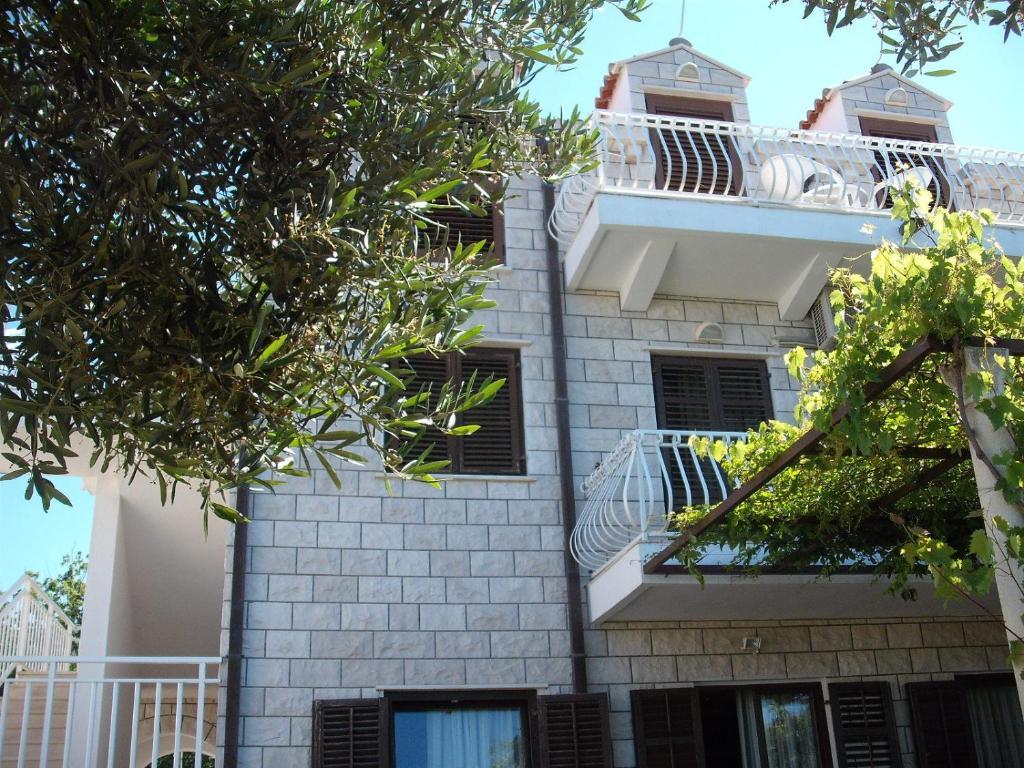 Apartments Liza ツァヴタット エクステリア 写真